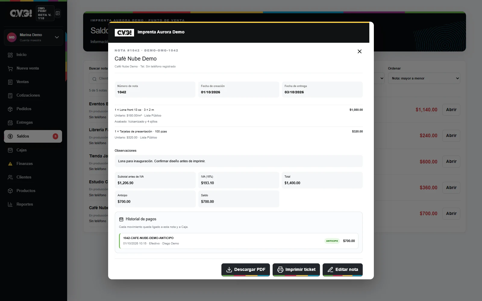 Detalle de un pedido ficticio de OMG Print con anticipo, saldo y opciones de comprobante.